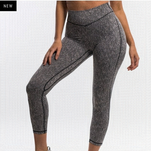 𝅺echt Highwaist Cropped Black and White Speckled Legging Tights